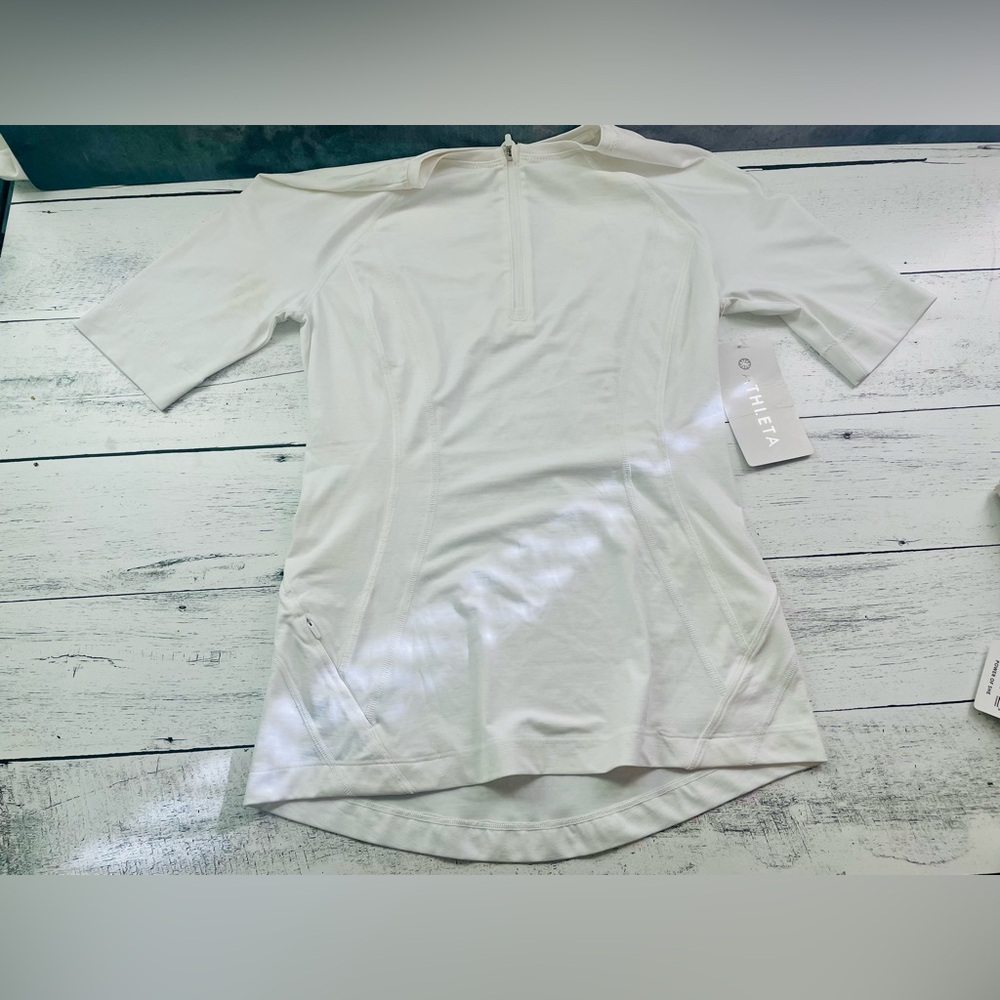 Pacifica Illume Fitted Tee Women's White Short Sleeve Top NWT